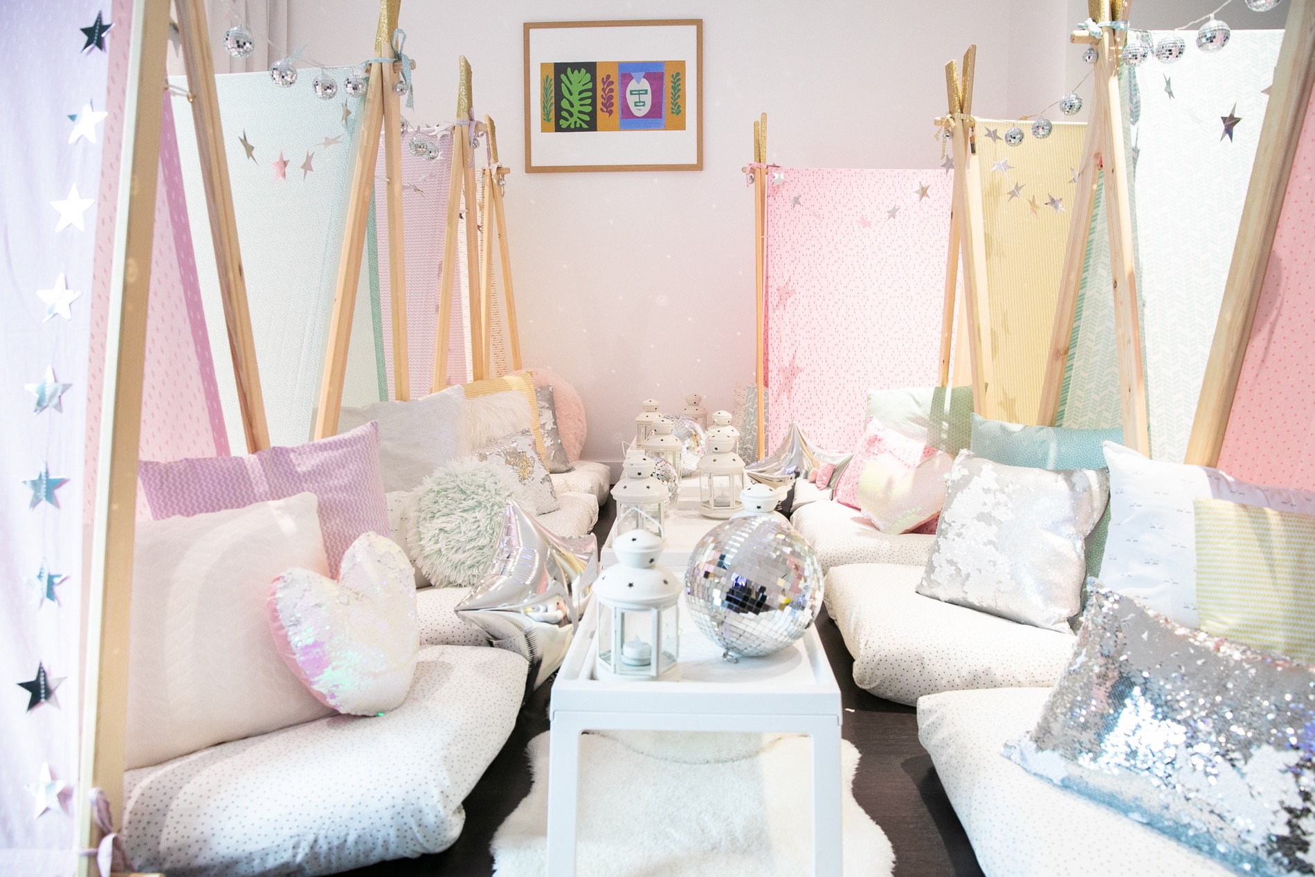 Pretty Party Vibes – Muddy Boots Pastel Disco Sleepovers